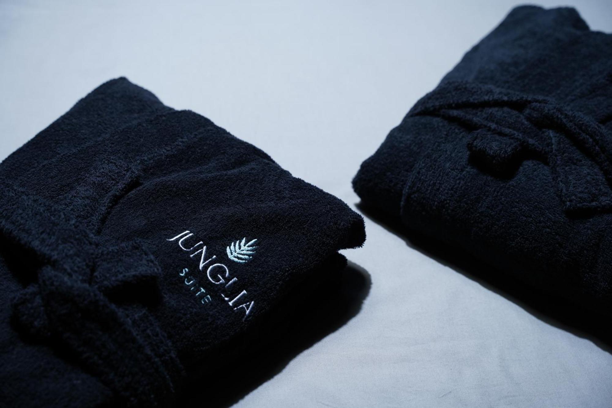 Junglia Suite - Spa & Cine Bourg-en-Bresse Luaran gambar